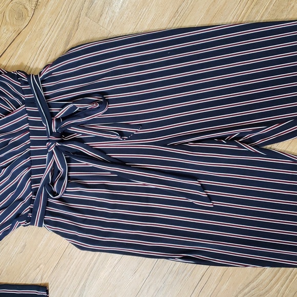 ♦️♦️ SOLD ♦️♦️Express Jumpsuit - Picture 6 of 13